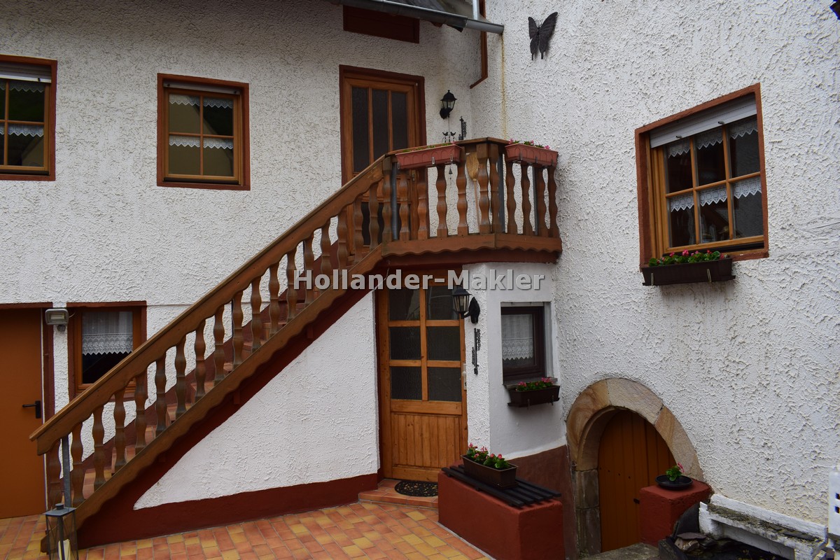 Schönes Haus mit Innenhof und separatem Gästehaus