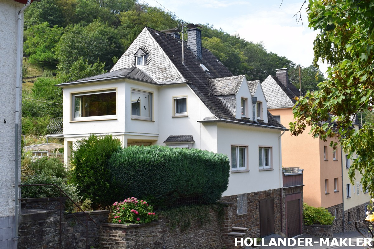 Solide vrijstaand huis met dubbele garage in Zell (Mosel)